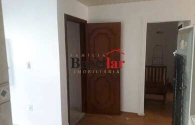 Imagem: A casa possui 2 Dormitórios, 2 Banheiros, 1 Vaga na garagem