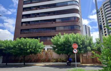 Imagem: O apartamento possui 3 Dormitórios, 2 Banheiros, 3 Vagas na