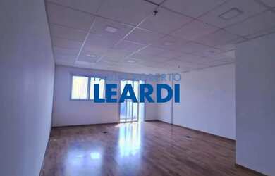 Imagem: O depósito possui 1 Vaga na garagem, 40m² de Área e está