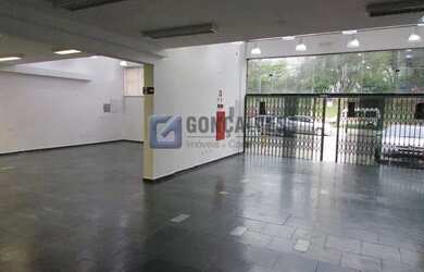 Imagem: O depósito possui 5 Vagas na garagem, 1253m² de Área e está