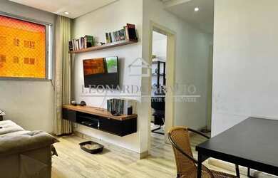 Imagem: O apartamento possui 2 Dormitórios, 1 Banheiro, 1 Vaga na garagem