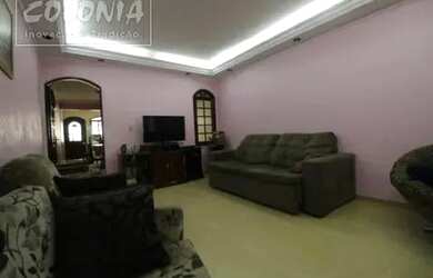 Imagem: A casa possui 4 Dormitórios, 4 Banheiros, 3 Vagas na garagem