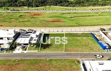 Imagem: O terreno possui 640m² de Área e está localizado em Parque