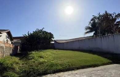 Imagem: O terreno possui 300m² de Área e está localizado em Ogiva