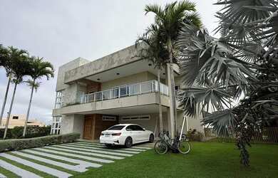 Imagem: A casa em condomínio possui 5 Dormitórios, 5 Banheiros, 4