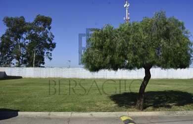 Imagem: O terreno possui 331m² de Área e está localizado em Jardim