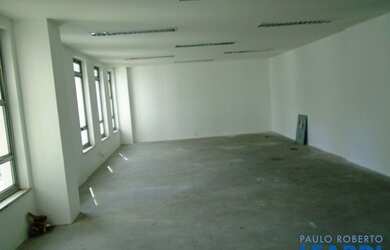 Imagem: O depósito possui 1 Vaga na garagem, 63m² de Área e está