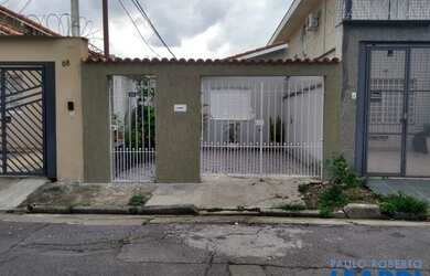 Imagem: A casa possui 2 Dormitórios, 2 Banheiros, 2 Vagas na garagem