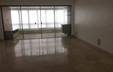 Imagem: O apartamento possui 4 Dormitórios, 5 Banheiros, 4 Vagas na