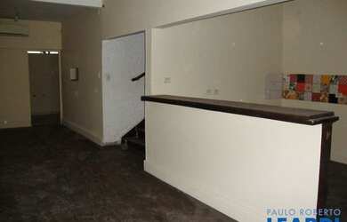 Imagem: O depósito possui 2 Vagas na garagem, 137m² de Área e está