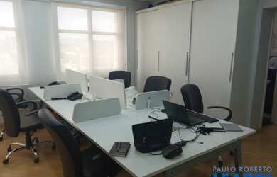 Imagem: O depósito possui 2 Vagas na garagem e 66m² de Área e está