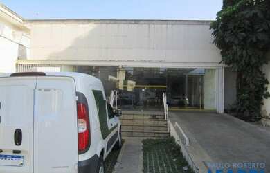 Imagem: O depósito possui 2 Vagas na garagem, 353m² de Área e está