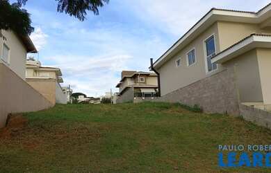 Imagem: O terreno à venda possui 360m² de Área e está localizado