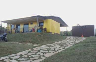 Imagem: A casa em condomínio possui 2 Dormitórios, 2 Banheiros, 2