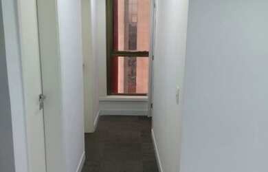 Imagem: O depósito possui 4 Vagas na garagem, 180m² de Área e está