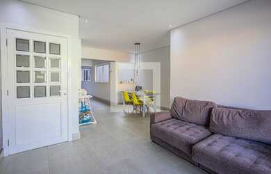 Imagem: A casa possui 5 Dormitórios, 5 Banheiros, 2 Vagas na garagem