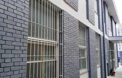 Imagem: O depósito possui 5 Vagas na garagem, 492m² de Área e está