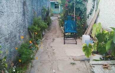 Imagem 2: Casa em pau amarelo. 1 Banheiroe2 Dormitórios