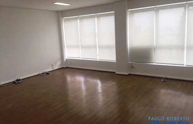 Imagem: O depósito possui 5 Vagas na garagem, 200m² de Área e está