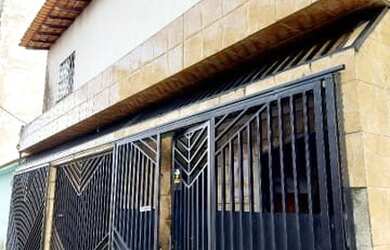 Imagem: O apartamento possui 4 Dormitórios, 3 Banheiros, 2 Vagas na