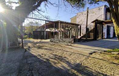 Imagem: O depósito possui 4 Vagas na garagem, 110m² de Área e está