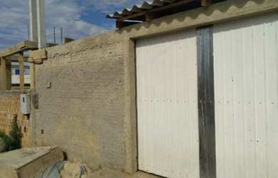 Imagem: A casa possui 3 Dormitórios, 2 Banheiros, 1 Vaga na garagem