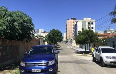 Imagem: O terreno possui 840m² de Área e está localizado em Atalaia