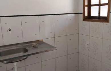 Imagem: A casa possui 1 Dormitório, 1 Banheiro, 20m² de Área e está