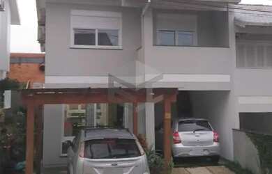 Imagem: A casa em condomínio possui 3 Dormitórios, 3 Banheiros, 2