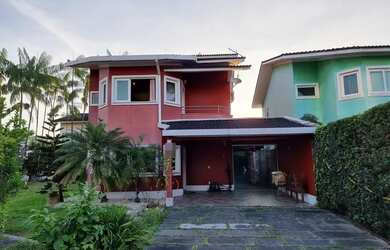 Imagem: A casa em condomínio possui 3 Dormitórios, 4 Banheiros, 3