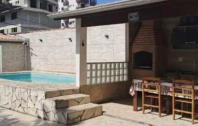 Imagem: A casa possui 2 Dormitórios, 3 Vagas na garagem e Imóvel novo