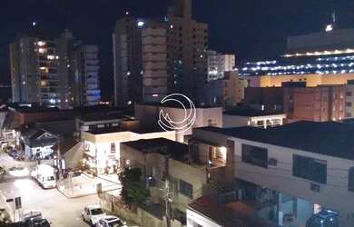 Imagem 2: Apartamento para venda possui 59 metros quadrados com 2 quartos em Centro...