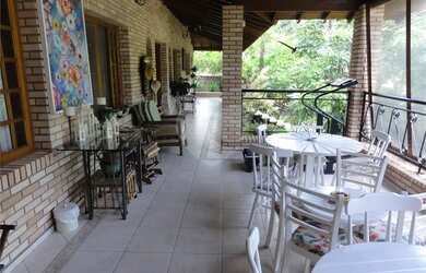 Imagem 6: Jardim Ibiratiba sobrado semi novo em rua fechada com cancela