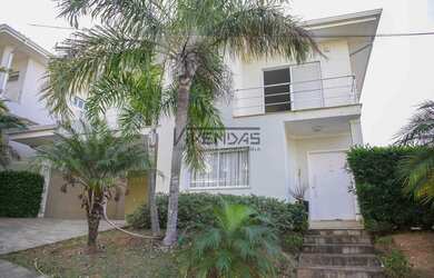 Imagem: A casa em condomínio possui 4 Dormitórios, 5 Banheiros, 4