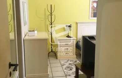 Imagem: O apartamento possui 3 Dormitórios, 1 Banheiro, 1 Vaga na garagem