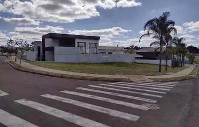 Imagem: O terreno à venda possui e está localizado em Samambaia Parque