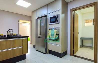 Imagem 9: Sobrado com 4 dormitórios com 305 m² à venda por R$ 1.500.000 ou aluguel por R$ 7.000/mês