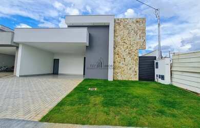 Imagem: A casa em condomínio possui 3 Dormitórios, 2 Banheiros, 4