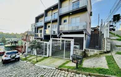 Imagem: A casa possui 2 Dormitórios, 2 Banheiros, 2 Vagas na garagem