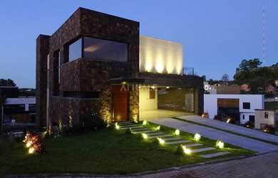 Imagem: A casa em condomínio possui 3 Dormitórios, 5 Banheiros, 2