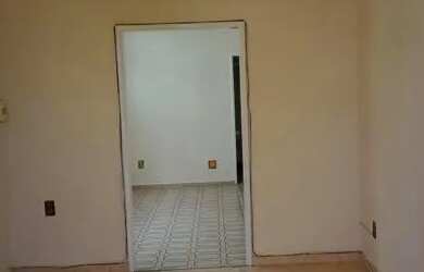 Imagem: A casa possui 2 Dormitórios, 2 Banheiros, 1 Vaga na garagem