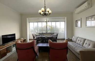 Imagem: O apartamento possui 4 Dormitórios, 1 Banheiro, 1 Vaga na garagem