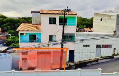 Imagem: A casa possui 4 Dormitórios, 3 Banheiros, 160m² de Área e