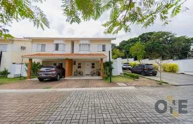 Imagem: A casa em condomínio possui 4 Dormitórios, 3 Banheiros, 3
