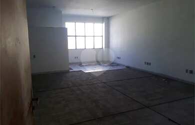 Imagem: O depósito possui 61m² de Área e está localizado em Centro