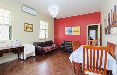 Imagem 6: Casa com três dormitórios com patio grande no bairro Santa Tereza