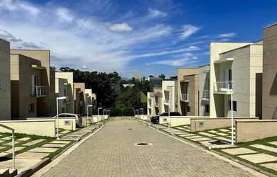 Imagem: A casa em condomínio possui 3 Dormitórios, 2 Banheiros, 101m²