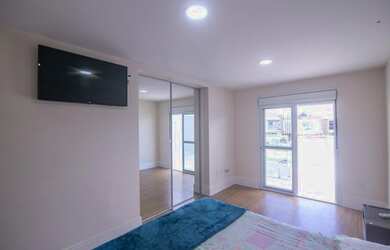 Imagem 10: Casa de condomínio para venda possui 360 metros quadrados com 4 quartos