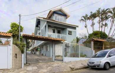 Imagem: A casa em condomínio possui 3 Dormitórios, 3 Banheiros, 2