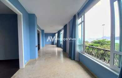 Imagem: O apartamento possui 4 Dormitórios, 4 Banheiros, 1 Vaga na